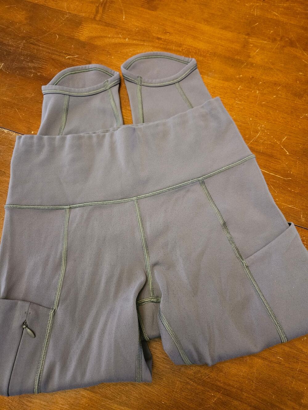 Athleta athletic workout cropped leggings dark gray
size XS